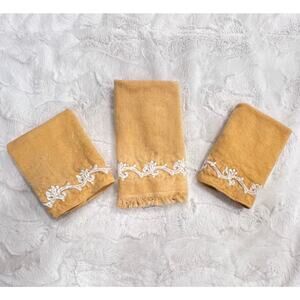 Lot/3 Vintage MARTEX Towels Wash Cloth Hand Towel Gold Embroidered Accent Cotton